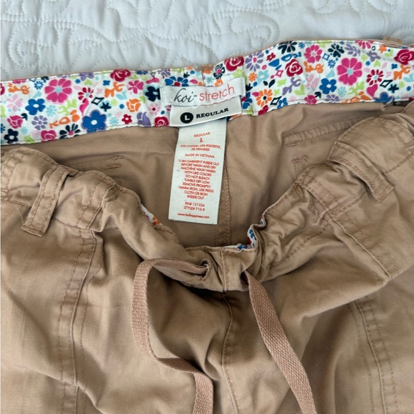 Koi Tan Shorts with Floral Waistband - Picture 2 of 9